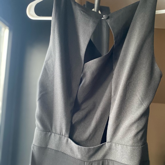 BEBE criss cross front halter black jumpsuit - Picture 4 of 5